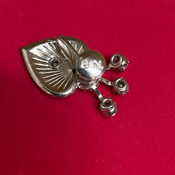 Vintage Bugbee & Niles Rhinestone Heart Earrings | 1960s Ice Crystal Screw Back - Picture 6 of 6